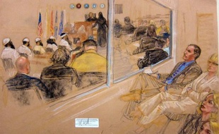 Les accusés du 11-Septembre ont comparu lundi devant la justice militaire d'exception à Guantanamo, qui doit déterminer si le secret qui plane sur leurs déclarations, portant notamment sur les tortures qu'ils disent avoir subies, doit être levé.