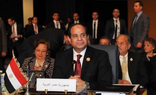 Le président égyptien Abdel Fattah al-Sisi à l'ouverture du somme de la Ligue arabe le 28 mars 2015 à Charm el-Cheikh