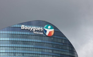 Après Orange et SFR qui se sont alliés respectivement à Thales et Bull, l'opérateur Bouygues Telecom a dévoilé mardi un partenariat avec Microsoft France afin de proposer des offres d'informatique "en nuage", ciblant les PME, qui leur permettront de stocker en France leurs données informatiques sensibles.