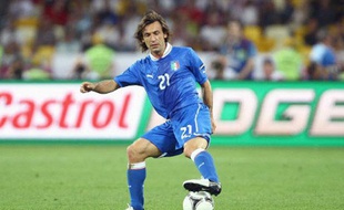 Andrea Pirlo dans ses oeuvres lors du quart de finale de l'Euro 2012 entre l'Italie et l'Angleterre.