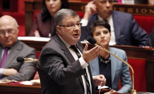 Alain Vidalies, le ministre des Relations avec le Parlement, interrogé sur le "mur des cons" du Syndicat de la magistrature, a estimé qu'il y avait eu "une forme de banalisation" de cette injure par "des gens très importants," allusion au "Casse-toi pauv'con" de Nicolas Sarkozy.