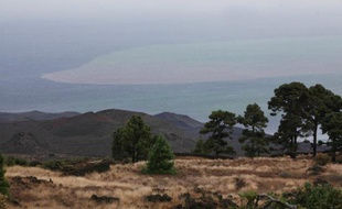 Un séisme de magnitude 4,9 a secoué dimanche El Hierro, dans l'archipel espagnol des Canaries, la plus forte des secousses enregistrées par l'Institut géographique national sur l'île volcanique depuis plus de dix jours, du fait d'un regain d'activité sismique.