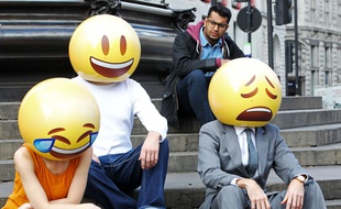 Des personnes déguisées en emojis à Londres, le 19 mai 2015.