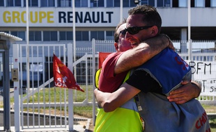 Vendredi, les salariés de la Fonderie de Bretagne ont laissé exploser leur joie après après avoir appris que leur usine ne fermera pas.
