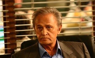 Roger Hanin en 2005, dans Navarro.