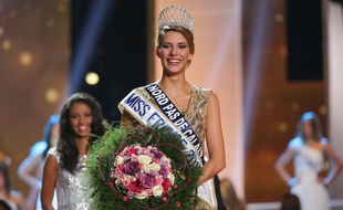 Camille Cerf, elue Miss France 2015 lors de la ceremonie d'election de Miss France 2015 au Zenith d'Orleans. Orleans, FRANCE - 06/12/2014 /SIPA_0908006/Credit:LAURENTVU/SIPA/1412081041