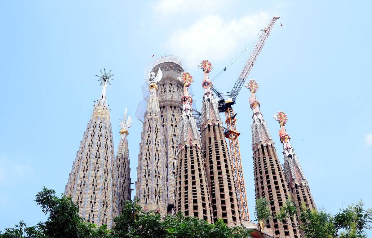 Espagne : Des écologistes aspergent de peinture la façade de la Sagrada Familia à Barcelone