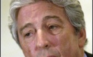 Le président du Paris SG, Alain Cayzac, a jugé vendredi "dramatique" la mort d'un supporteur parisien jeudi soir, tué par balle par un policier, assurant avoir "honte", ajoutant qu'il ne pensait pas que le Paris SG était "plus violent qu'un autre" club.