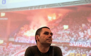 Christophe Uldry, porte-parole des Supras, groupe de supporters du PSG de la tribune Auteuil, donne une conférence de presse, le 22 avril 2010 à Paris.