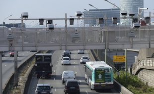 Le Medef Ile-de-France a demandé, lundi 29 septembre, l'abrogation dans cette région du péage de transit poids lourds, qui doit succéder à l'écotaxe début 2015.
