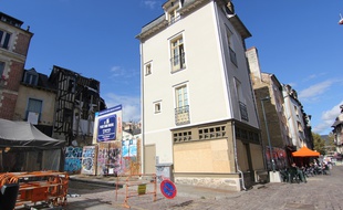 La place Saint-Michel à Rennes, ici le 17 octobre 2016, avait été ravagée par un incendie en 2010.