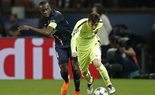 Blaise Matuidi au duel avec Lionel Messi lors de PSG-Barça le 15 avril 2015.