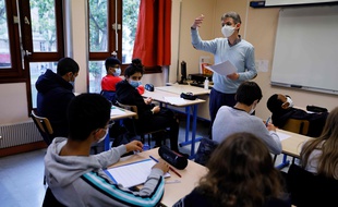 Au collège la grange aux belles à Paris, le 2 novembre 2020.