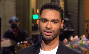 L'acteur Regé-Jean Page dans le «Saturday Night Live»