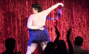 Une simple photo de show burlesque à l'origine du body shaming