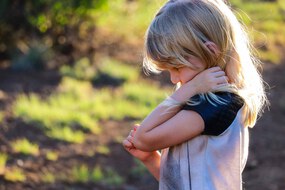 Illustration d'un jeune enfant.