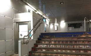 Cet élévateur d'accès à la gare Matabiau, à Toulouse, est régulièrement en panne.