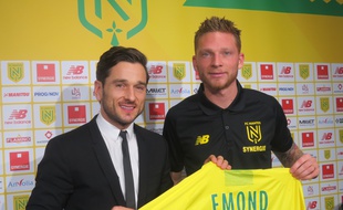 Franck Kita, DG du FCN, et Renaud Emond, nouvel avant-centre du FCN.