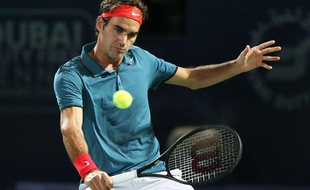 Roger Federer, vainqueur de son sixième tournoi de Dubaï le 1er mars 2014.