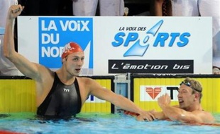 Amaury Leveaux a remporté la finale du 50 m nage libre messieurs en 21 sec 38/100 et battu le record d'Europe, devant Alain Bernard et Frédérick Bousquet lors des Championnats de France qualificatifs pour les JO-2008, samedi à Dunkerque.