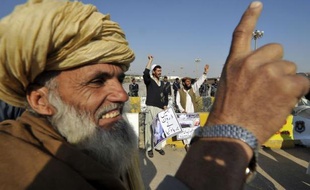 Au moins dix insurgés ont été tués samedi matin dans une attaque d'un drone américain dans la région tribale du Pakistan à proximité de la frontière afghane, ont annoncé des responsables pakistanais de la sécurité.