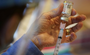 Une dose du vaccin contre le Covid-19 de Moderna.