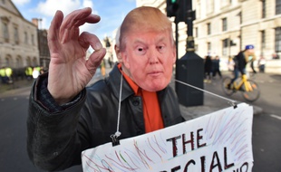 Un manifestant contre le «Muslim Ban» à Londres, le 4 février 2017.