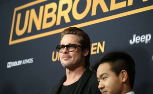 Brad Pitt et son fils Maddox le 15 décembre 2014.