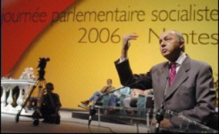 La course à l'investiture PS pour la présidentielle de 2007 a occupé mercredi les esprits de tous les parlementaires socialistes réunis à Nantes, à dix jours de l'ouverture du dépôt des candidatures.