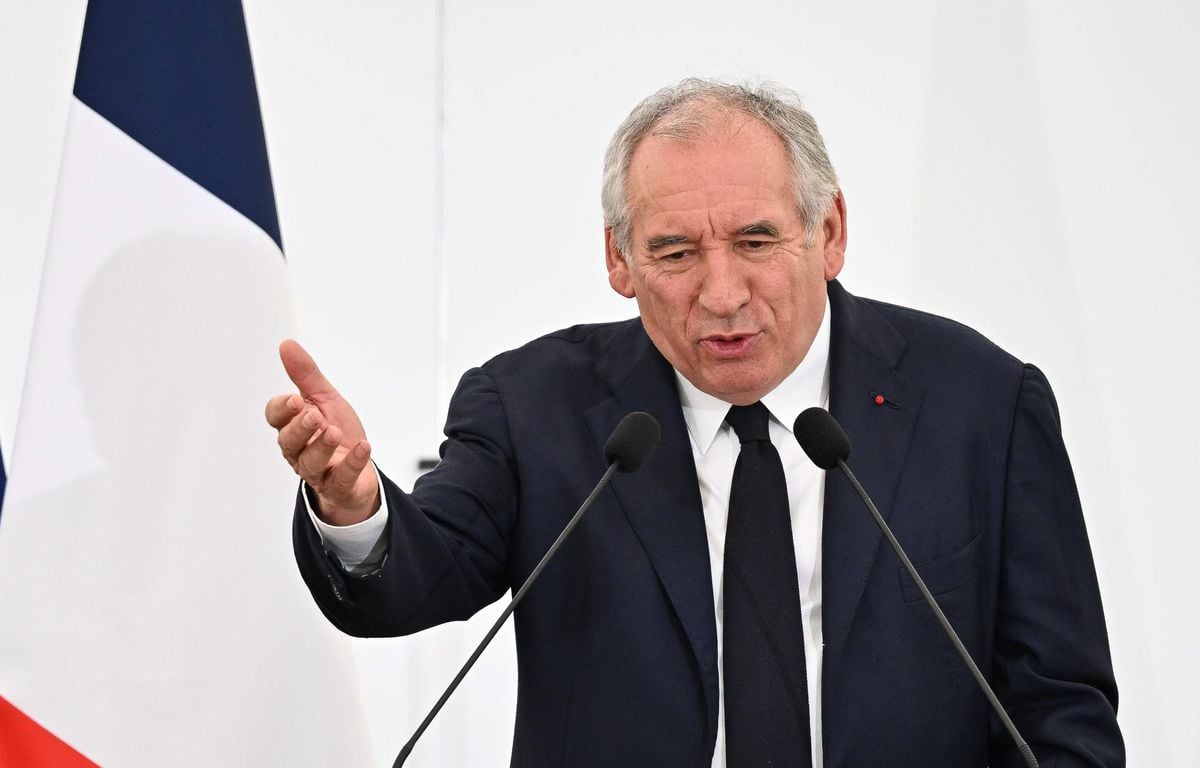 Vote de confiance : François Bayrou « tend la main à toutes les forces politiques » (mais éreinte le PS)