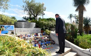 Le Premier ministre français Jean Castex rend hommage aux victimes de l'attentat de Nice, lors d'une cérémonie marquant le 5e anniversaire d'une attaque au camion djihadiste, qui a tué 86 personnes le jour de la prise de la Bastille sur la Promenade des Anglais, le 14 juillet , 2021.