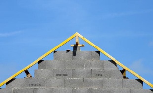 Une maison en construction en Bretagne