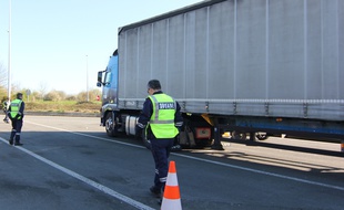 Opération de contrôle douanier non loin de Rennes.