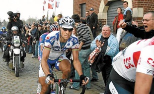 Avec le forfait de Cancellara, Boonen apparaît comme le grand favori du 110e Paris-Roubaix qui se court dimanche.