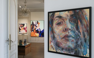 Parmi les oeuvres exposées au Château Labottière qui abrite l'Institut culturel Bernard Magrez, celles de l'artiste David Walker.