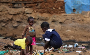 Des enfants à Nairobi au Kenya, en octobre 2015