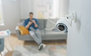 Pour vous aider à choisir, voici une sélection des meilleures caméras de surveillance sans-fil