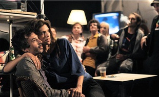 Eric Elmosnino et Sara Forestier dans Télé Gaucho.