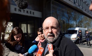 Le dernier comité central d'entreprise de PSA Peugeot Citroën sur la restructuration sans précédent du groupe automobile s'est ouvert lundià Paris, ultime consultation avant la mise en oeuvre du plan qui prévoit la fermeture de l'usine d'Aulnay-sous-Bois.