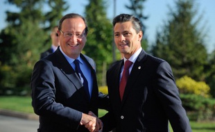 Le président français François Hollande et son homologue mexicain, Enrique Pena Nieto, lors d'une réunion du G20 à Saint Petersbourg, le 6 septembre 2013.