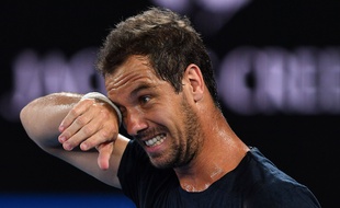 Richard Gasquet affronte Roger Federer, durant l'Open d'Australie le 20 janvier 2018.