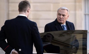 Le Pacte d'avenir pour la Bretagne franchit vendredi la dernière étape avant sa mise en oeuvre avec la signature du texte, à Rennes, par le Premier ministre Jean-Marc Ayrault et le président PS de la Région, Pierrick Massiot, en pleine tourmente économique et sociale.