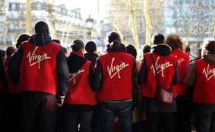 Les employés du Virgin de Champs Élysées manifestent le 29 décembre 2012