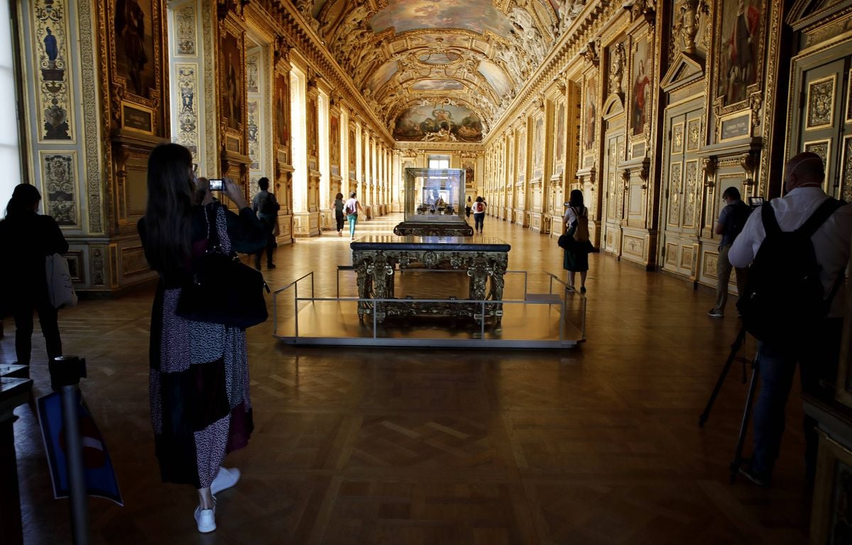 Cambriolage au Louvre : Des interpellations mais toujours pas de bijoux... Pourquoi retrouver les joyaux est si difficile
