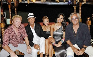 Profitez des fastes de Porto Cervo avant que Briatore (à droite) et ses potes ne débarquent.