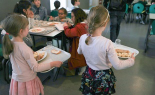 A la cantine de l'école primaire Schoepflin , le 13 mai 2019.