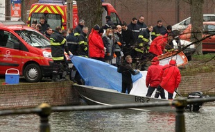 Un corps a été repêché dans la Deûle à Lille par la police le 23 février 2011.