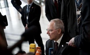 L'Allemagne a proposé vendredi de procéder en deux étapes pour instaurer une taxe sur les transactions financières en Europe, une initiative qu'elle défend mais qui se heurte aux réticences de certains de ses partenaires, selon un document dont l'AFP a obtenu copie.