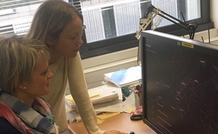 Les chercheuses Elena Cabrio (à g.) et Serena Villata travaillent à Sophia sur une application qui lutte contre le harcèlement.