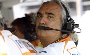 Le patron de l'écurie Renault, Flavio Briatore, lors du Grand Prix de Monza le 12 septembre 2009.